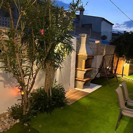 Apartamento De Un Dormitorio Con Jardin