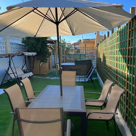 Apartamento De Un Dormitorio Con Jardin Gandía